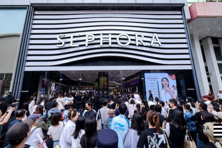 耀在未来，丝芙兰中国首家未来概念店亮相上海 非凡呈现2023